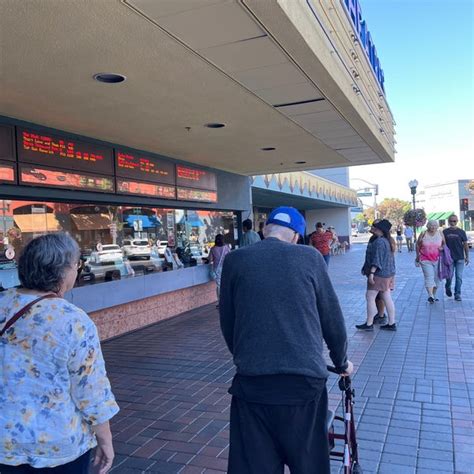 pleasant hill movie theater